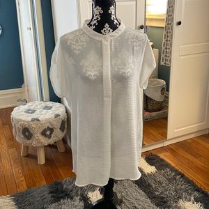 Cabi White Blouse. Short cupped sleeves